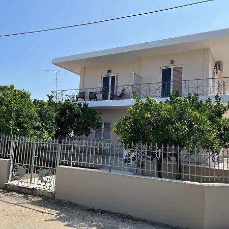 Koulouras Holiday Apartments Nikolaíika Exterior foto