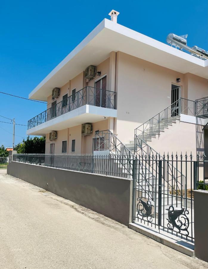 Koulouras Holiday Apartments Nikolaíika Exterior foto